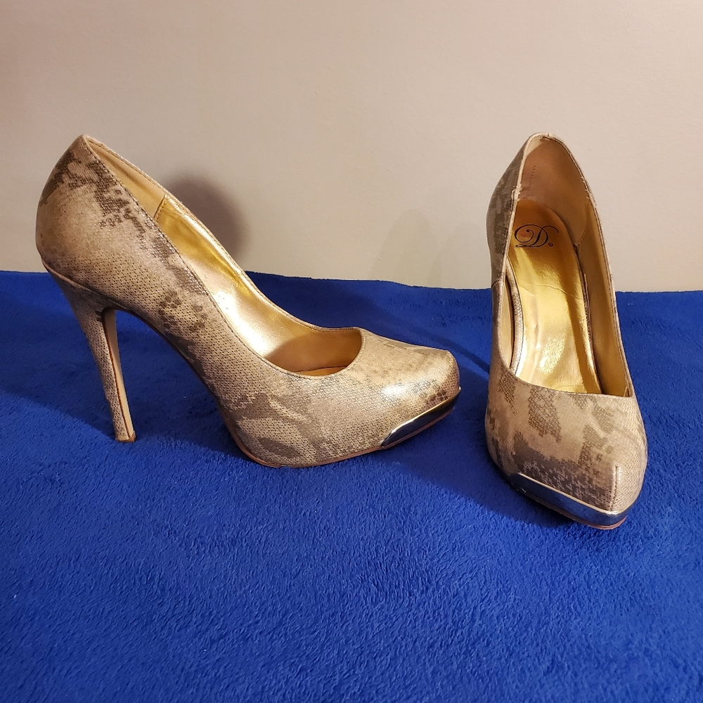 Used D Heels - Picture 4 of 5